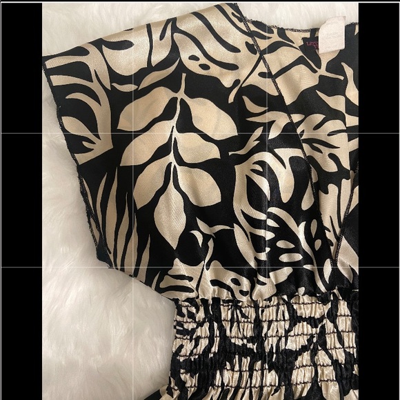 Women’s top - Picture 3 of 3